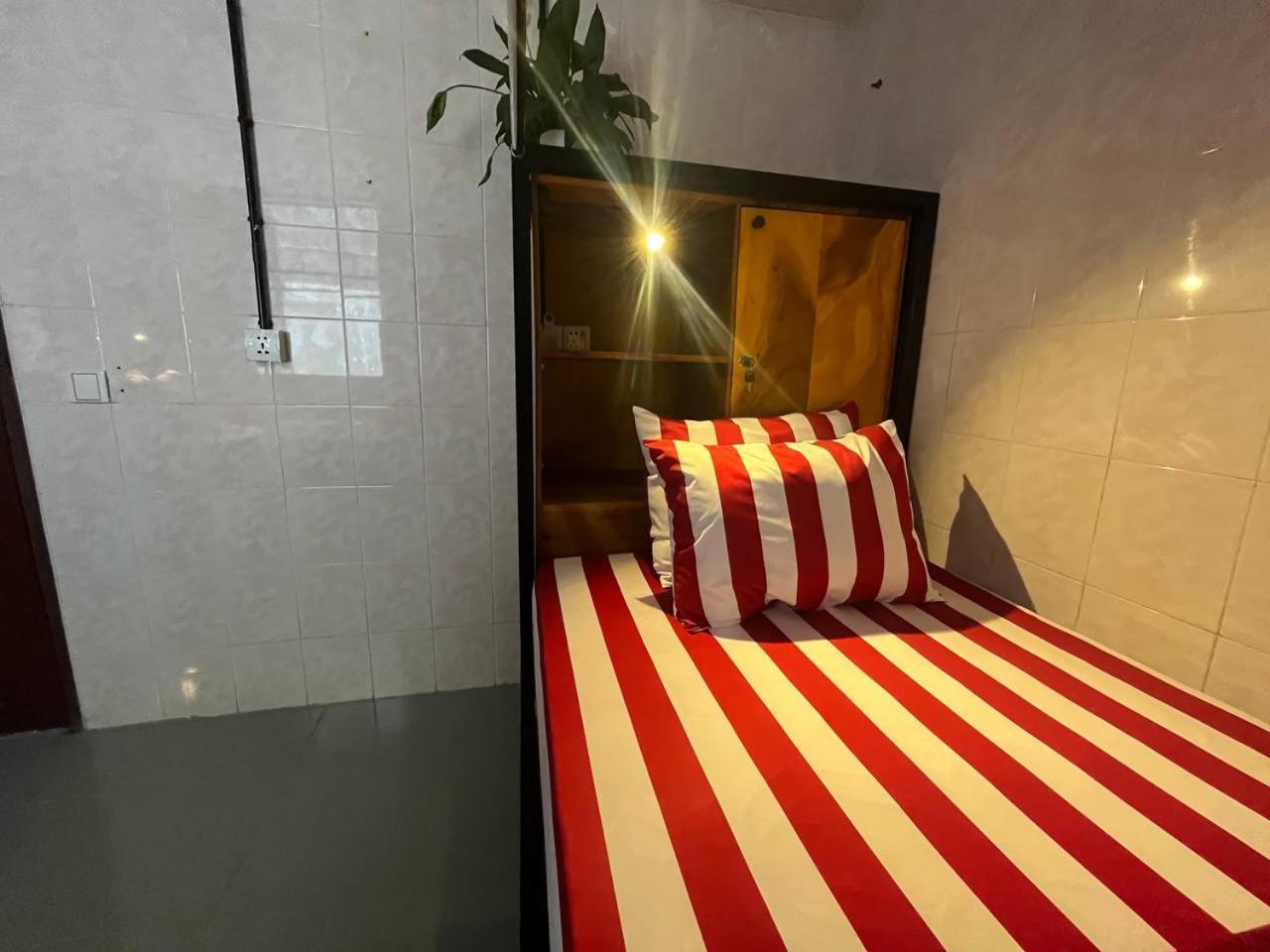 Por Chey Guesthouse Батамбанг Екстериор снимка