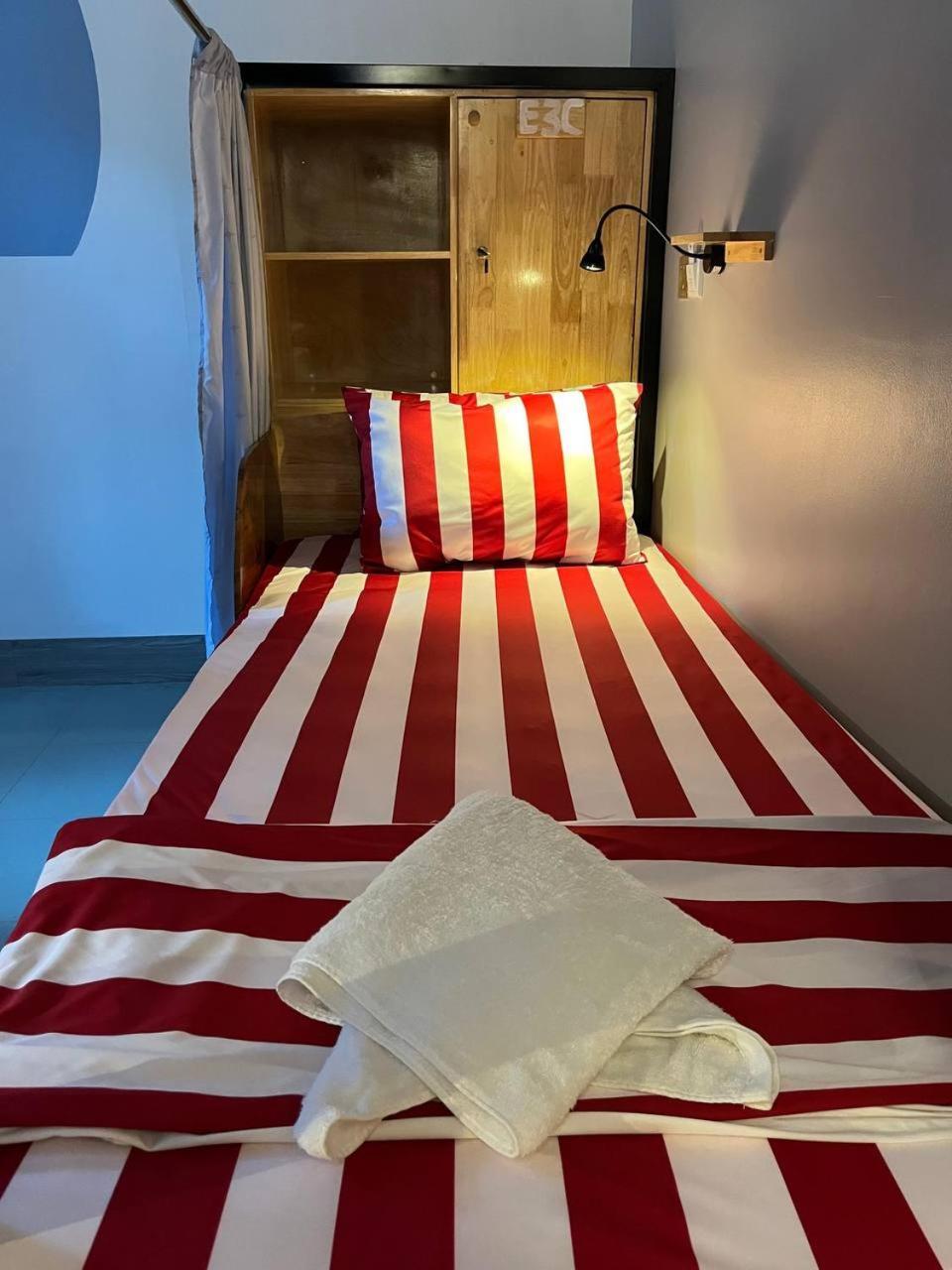 Por Chey Guesthouse Батамбанг Екстериор снимка