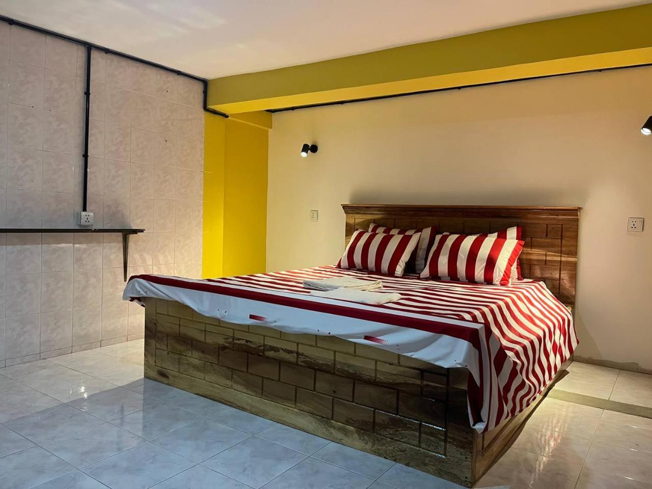 Por Chey Guesthouse Батамбанг Екстериор снимка