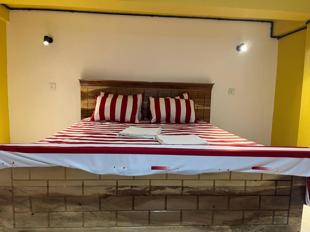 Por Chey Guesthouse Батамбанг Екстериор снимка
