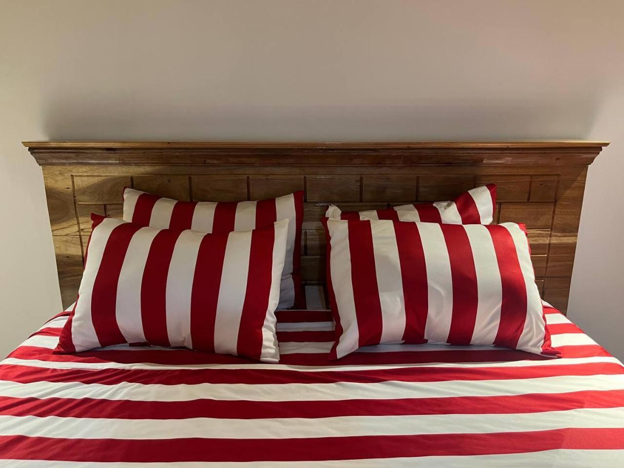Por Chey Guesthouse Батамбанг Екстериор снимка