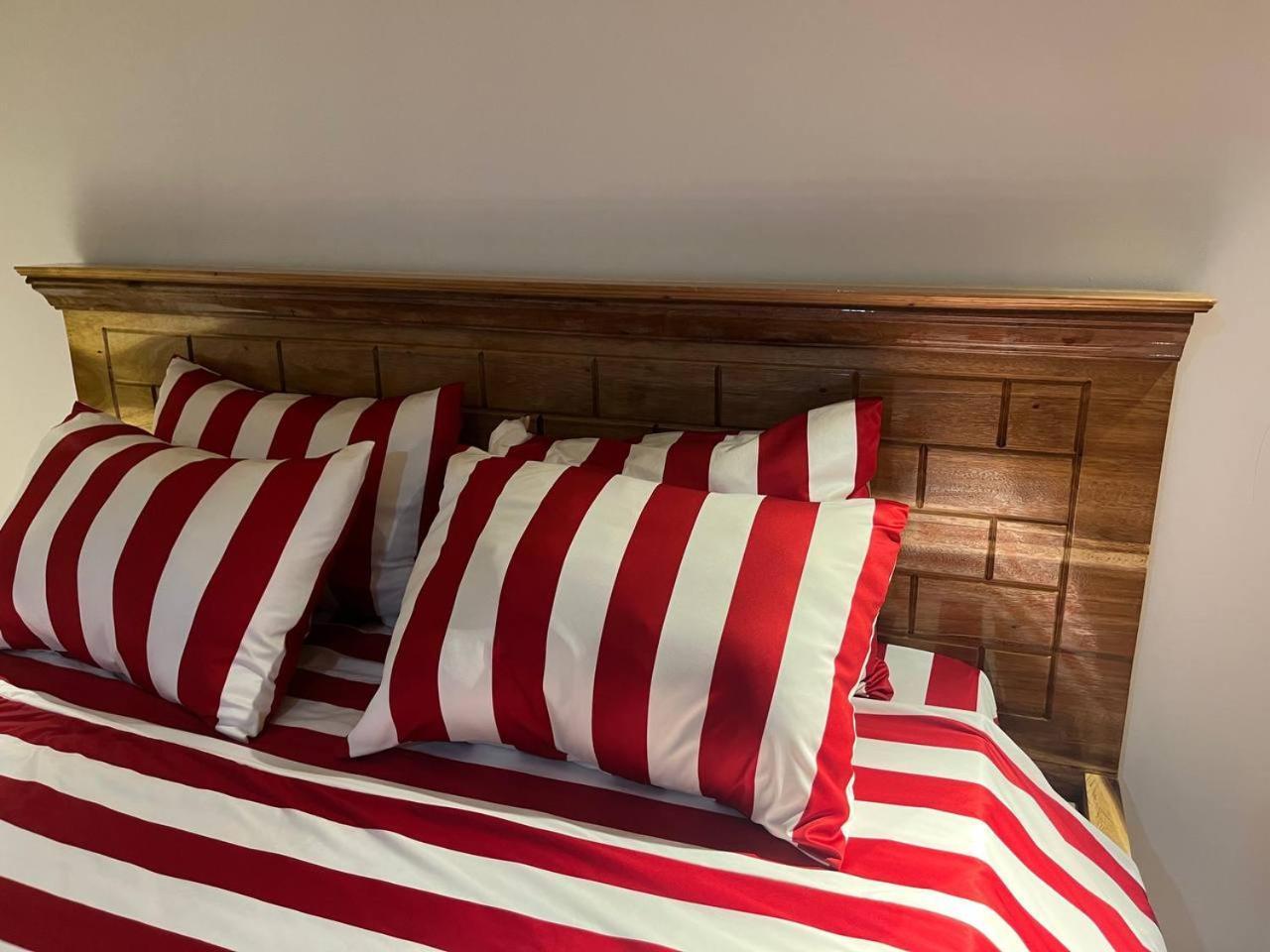 Por Chey Guesthouse Батамбанг Екстериор снимка