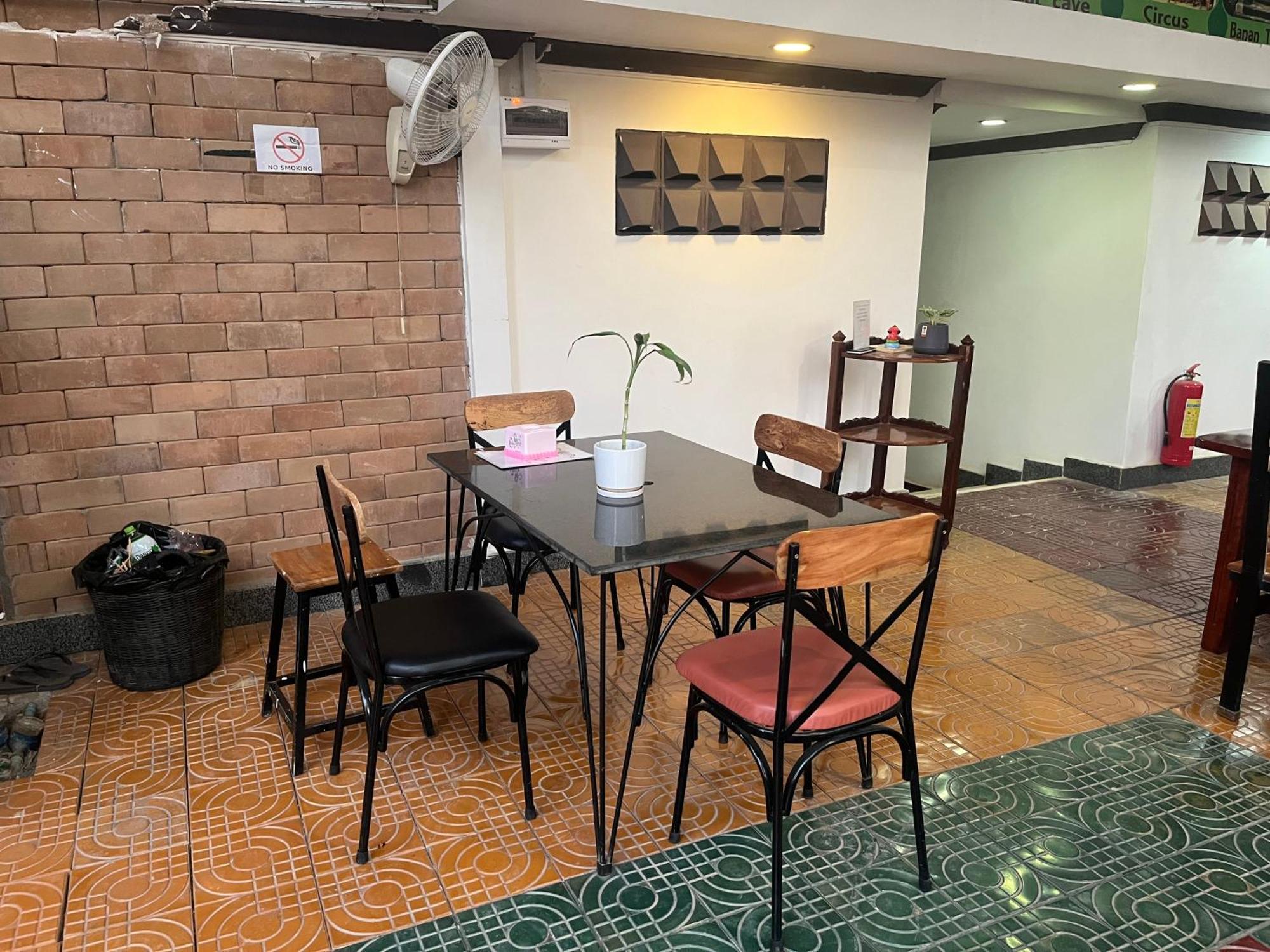 Por Chey Guesthouse Батамбанг Екстериор снимка